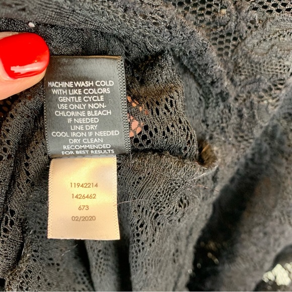 Torrid Black Semi-Sheer Lace Floral Crew Short Sleeve Tee 3X - Picture 8 of 8